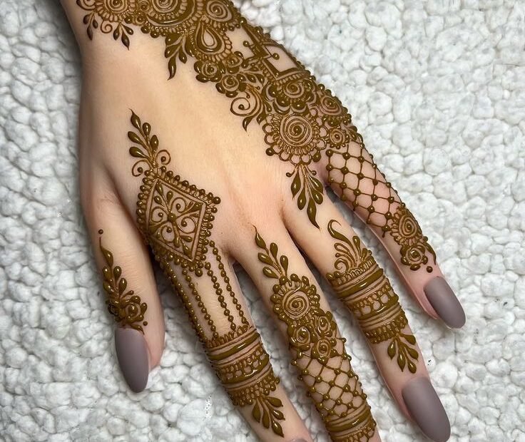 cutest mehndi design