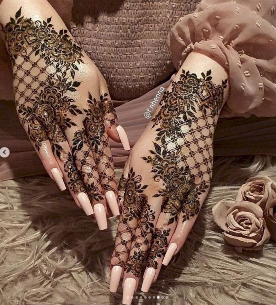 . Intricate Lace and Jaal Work