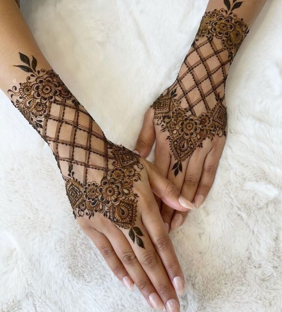 (Fine Netting Patterns for a Regal Look)