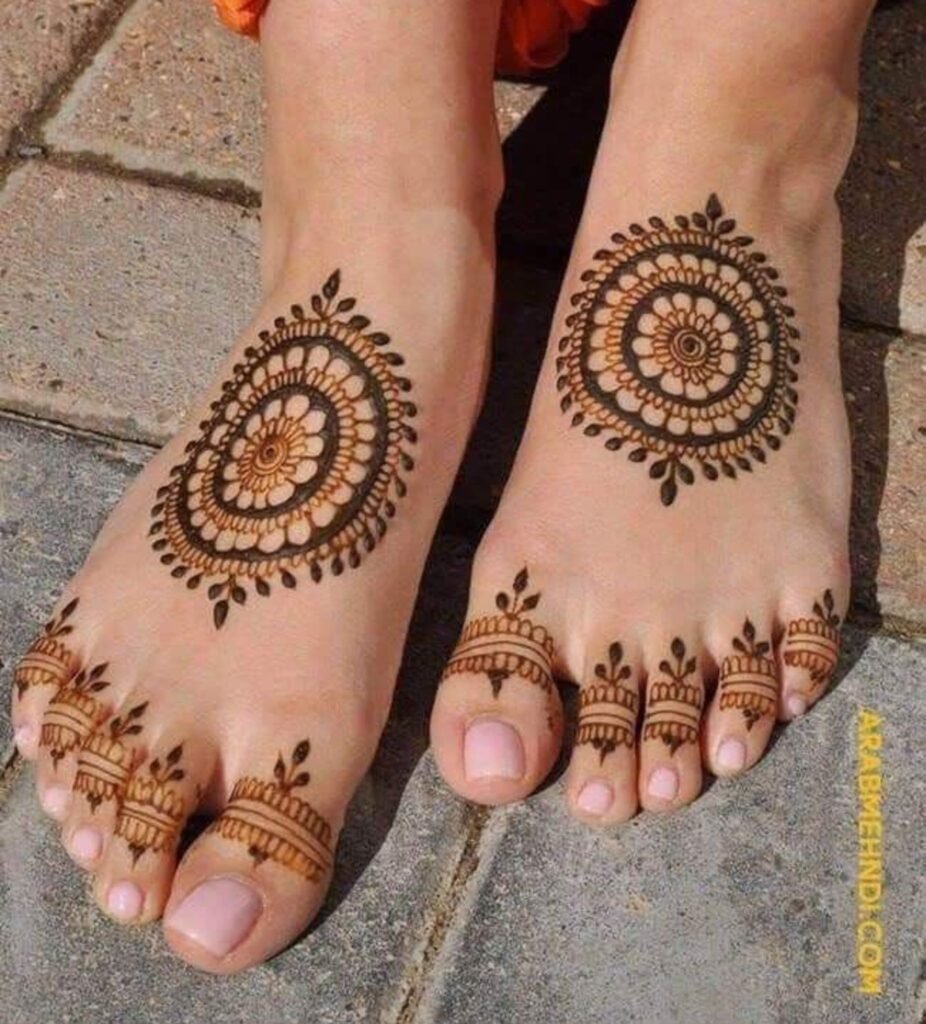 Mandala Mehndi Foot Designs Simple & Striking
