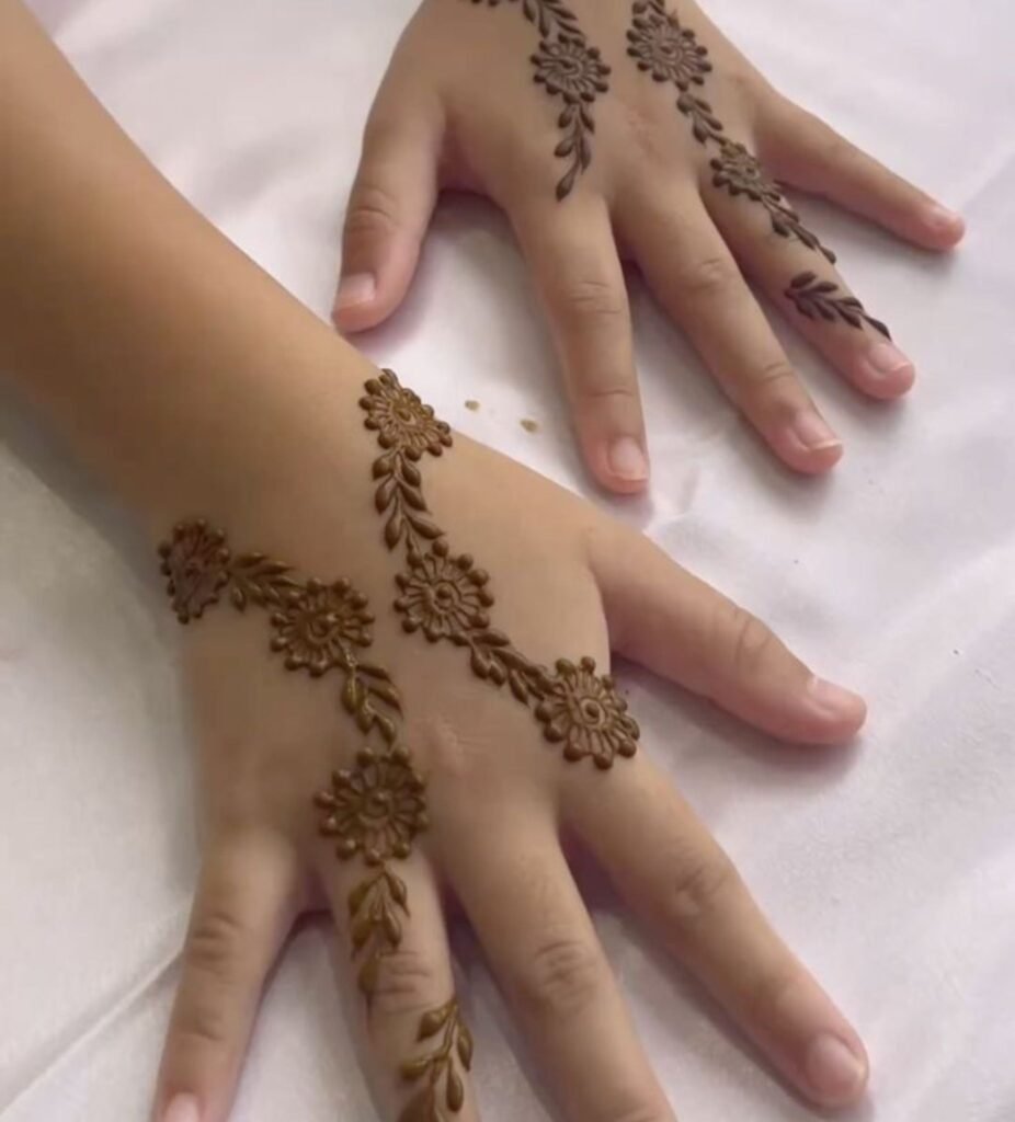  simple baby mehndi design 