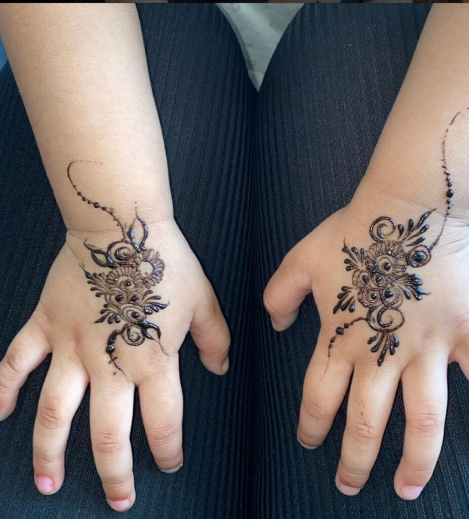  Floral Vine on the Back of the Hand
