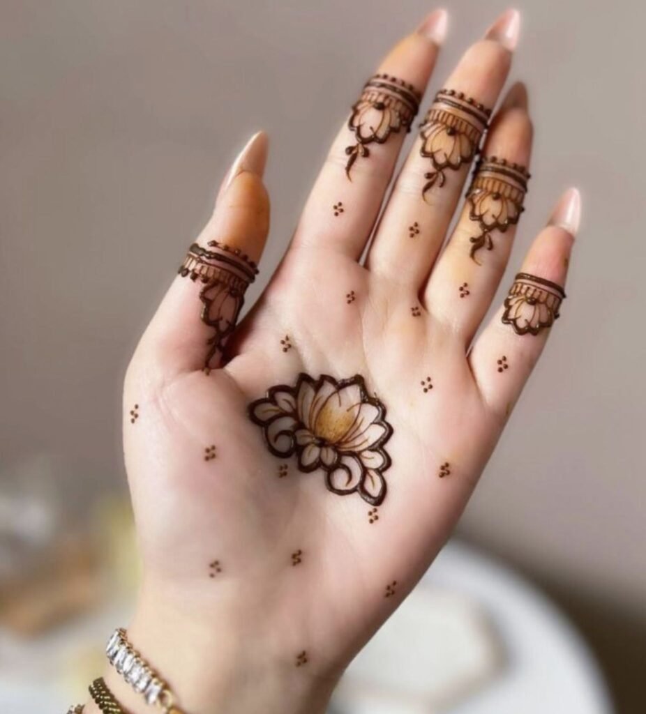  Minimalist Lotus Buds 